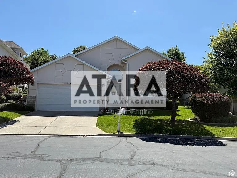 Foto principal - 941 Fremont Rd