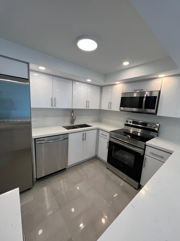 Foto principal - 701 Three Islands Boulevard