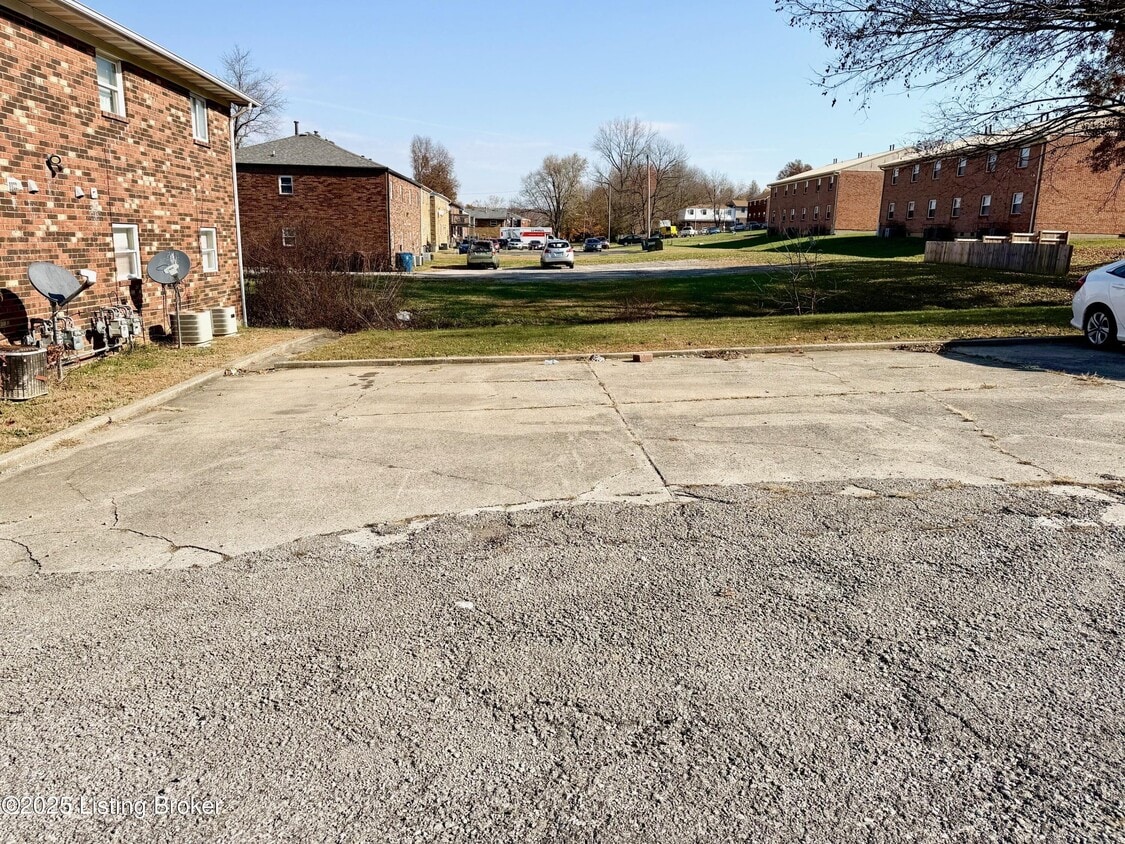 Building Photo - 3216 Fordhaven Rd