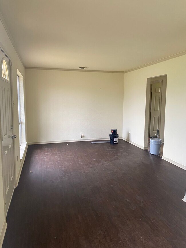 Foto del edificio - 3-BEDROOM HOME IN SOUTHEAST SIDE
