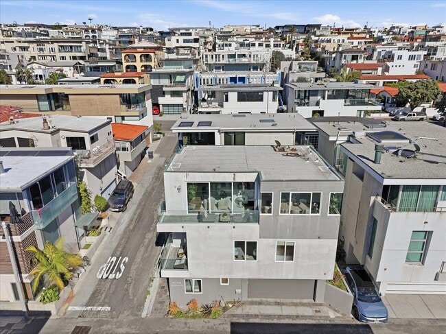 Building Photo - 2406 Ocean Dr