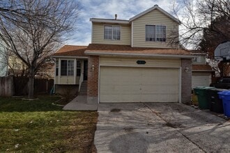 Building Photo - 1623 Crystal Ridge Dr