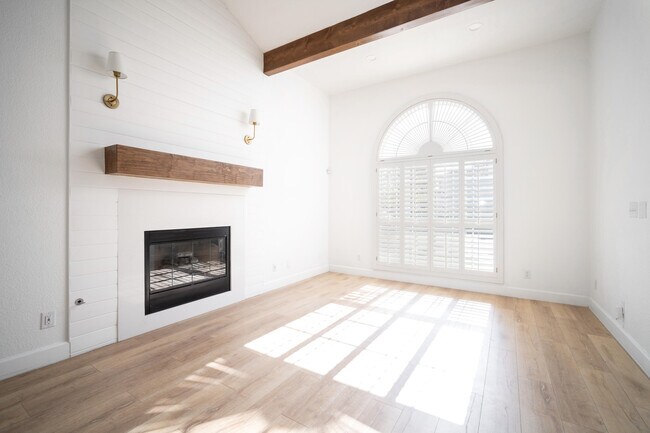 Building Photo - 6949 Black Ridge Dr