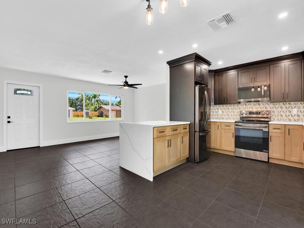Foto principal - 2431 Kent Ave