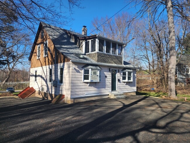 Building Photo - 49 1/2 Silver St