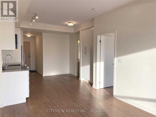 Building Photo - 150 Sabina Dr