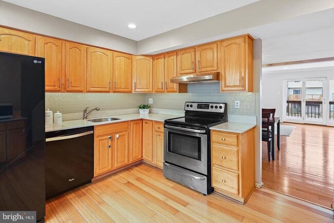 Foto del edificio - 7068 Winter Rose Path