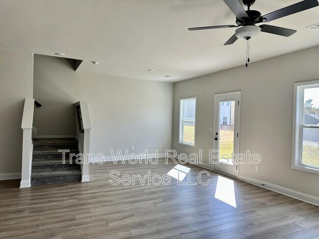 Foto del edificio - 250 Station Overlook Dr