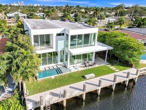 Building Photo - 2217 NE 17th Terrace