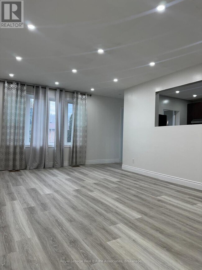 Photo du bâtiment - 25 Ashwood Crescent