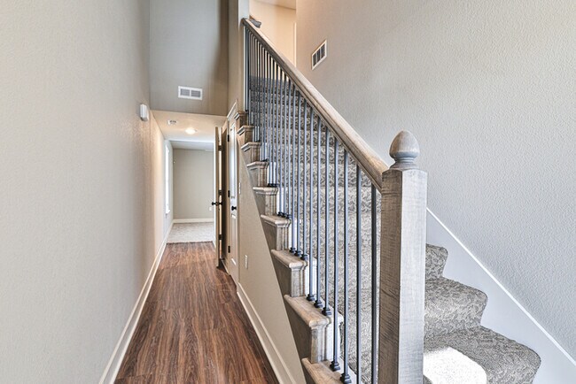 Building Photo - 1507 NE Shale Court, Grain Valley, MO 64029