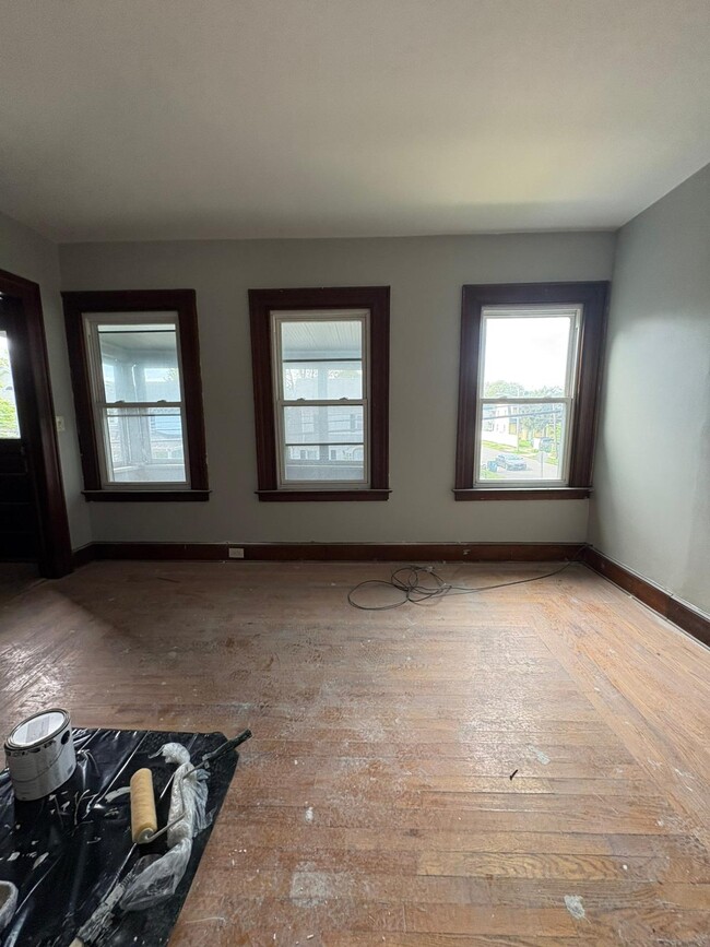 Building Photo - 75 2nd St