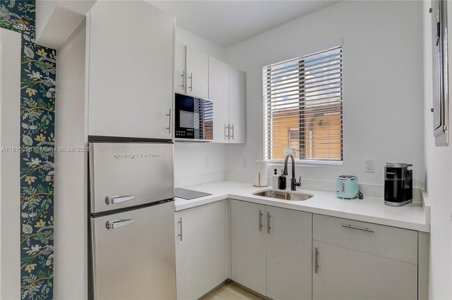Foto del edificio - 1553 SW 7th St