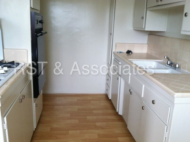 Building Photo - 5323 S Centinela Ave