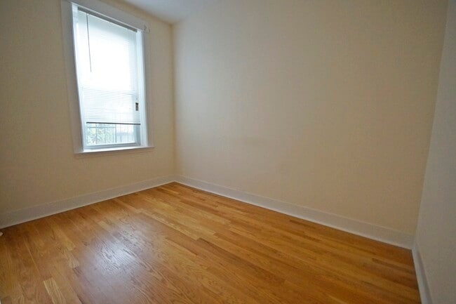 Building Photo - 379 Undercliff Ave