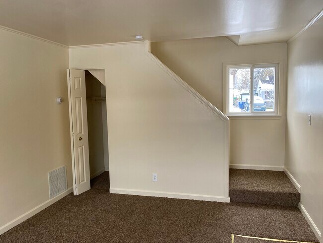 Leaving/ family room - 31477 Alcona Ct