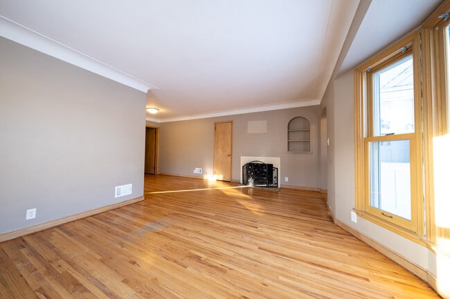 Foto del edificio - 5922 Portland Ave