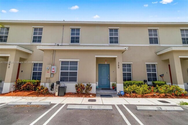 Photo - 389 NE 5th Pl House