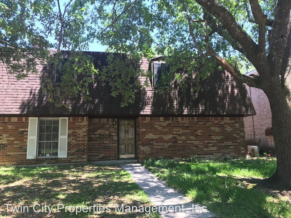 Primary Photo - 3 br, 2.5 bath Apartment - 3106 Oakmont Dr.