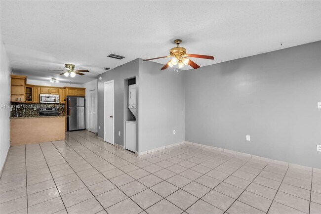 Foto del edificio - 1750 W 56th St