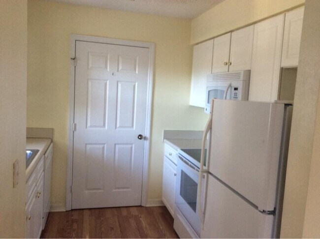 Building Photo - 4270 Calinda Ln