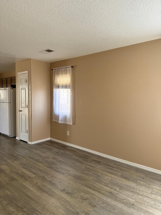Building Photo - 10920 Tomatillo Ln SE