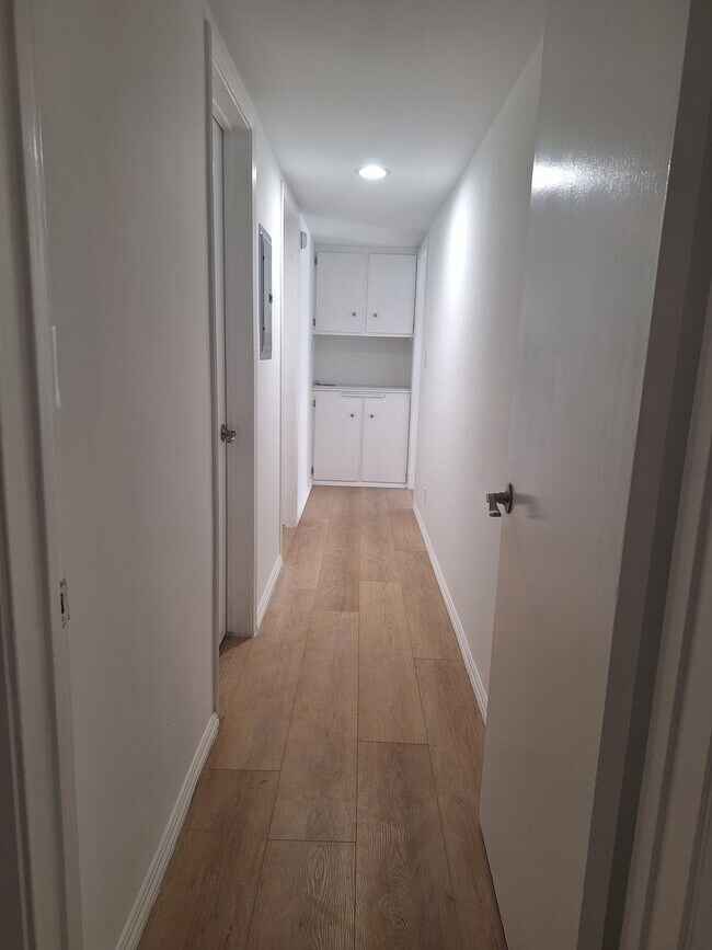 Hallway - 9145 Charleville Blvd