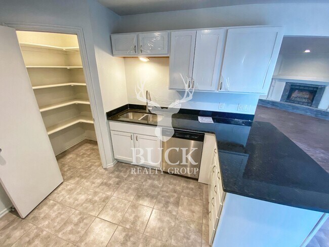 Foto del edificio - 11300 Cimarron Dr