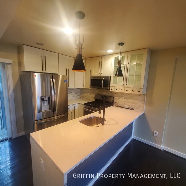Foto del edificio - 302 63rd St NE