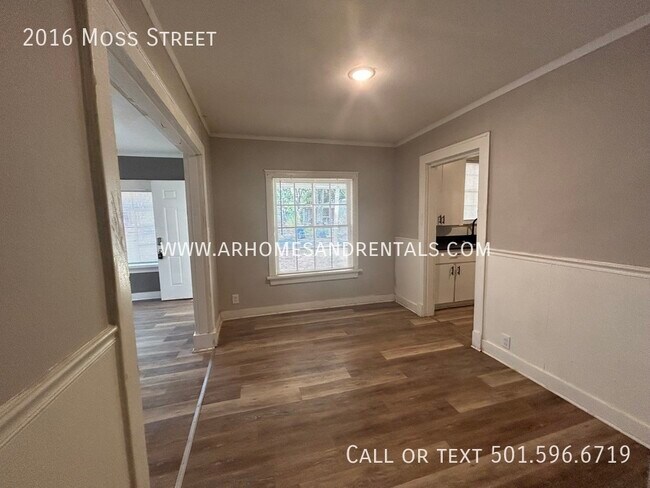 Building Photo - 2016 Moss Street | $725 | 2 beds, 1 full bath