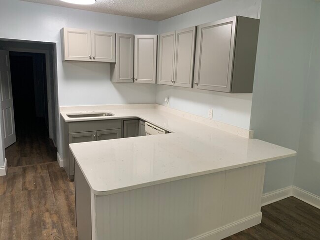 Building Photo - 66 Lucky Dr