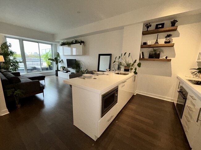 Building Photo - 156 Portland St