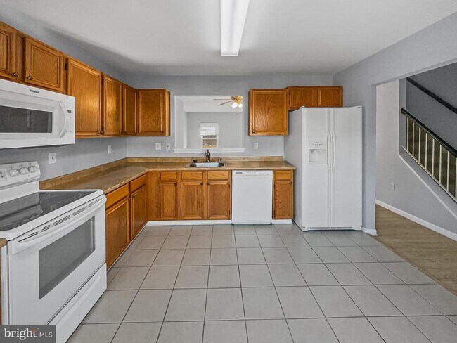 Building Photo - 2570 Ambling Cir
