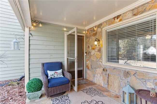 Building Photo - 2238 N River Trail