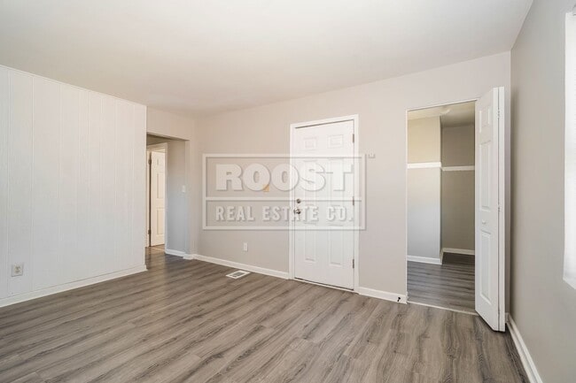 Building Photo - 108 Columbian Ave
