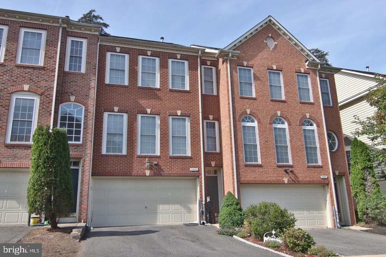 Primary Photo - 7226 Fair Oak Dr