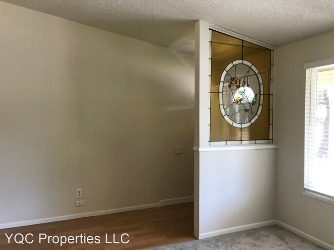 Building Photo - 3 br, 2 bath House - 3819 SE Stott Ave.