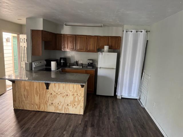 Building Photo - 2311 Balsam Dr