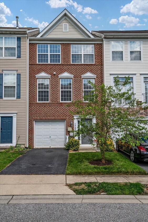 Foto principal - 1727 Jennifer Meadows Ct