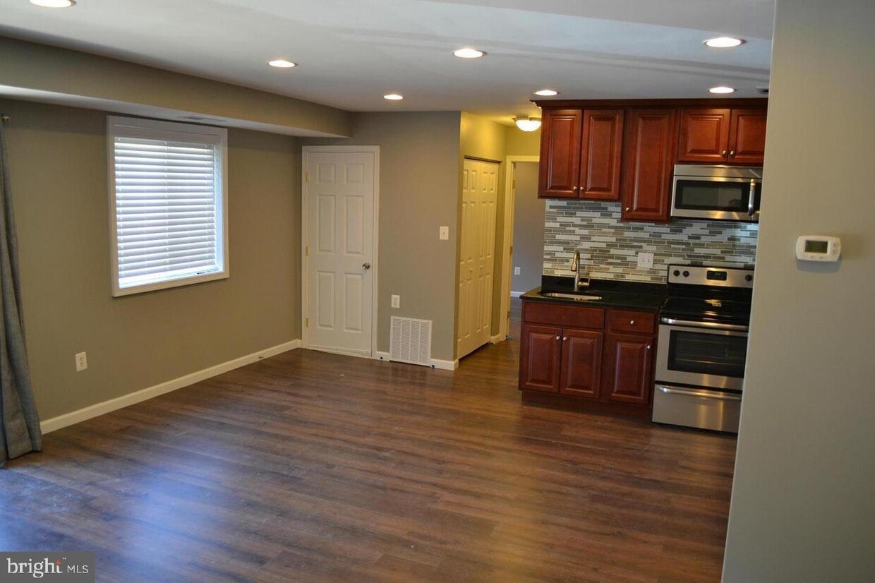 5404 85th Ave Unit 101, New Carrollton, MD 20784 Room for Rent in New