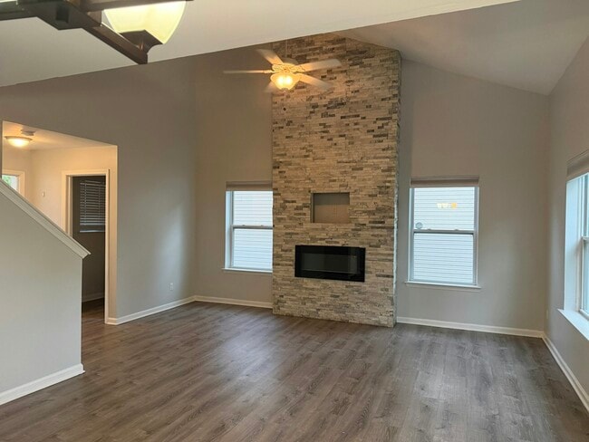 Building Photo - 14286 Marshall Dr