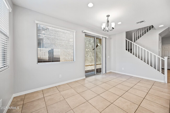 Foto del edificio - 8311 E Irwin Ave