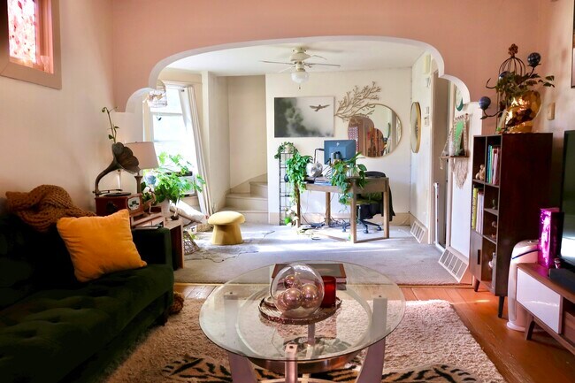 Building Photo - 215 Grove St