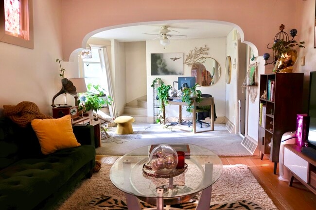 Photo - 215 Grove St House