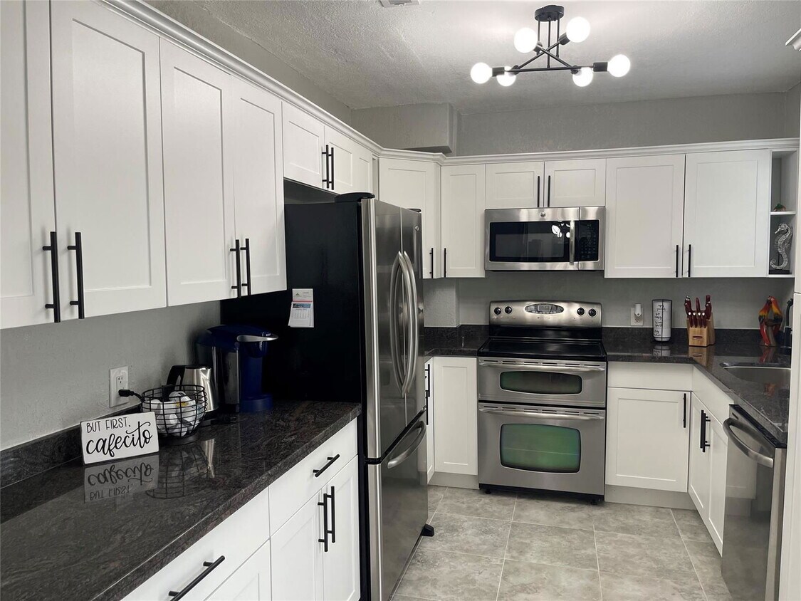 Primary Photo - 1630 NW 13th Ct