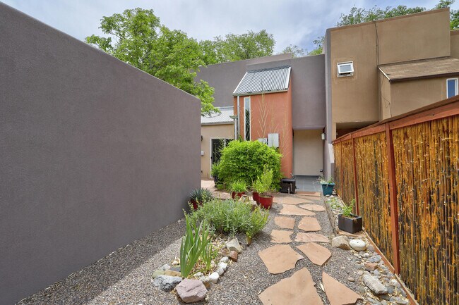 Foto del edificio - 5439 6th St NW