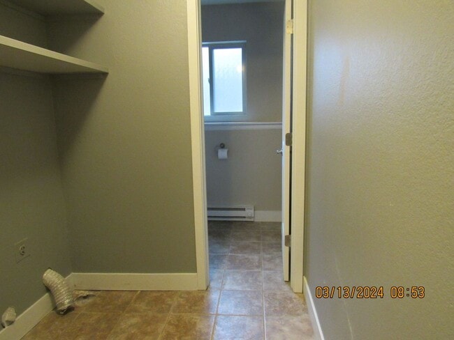 Building Photo - Single family residence in Rifle