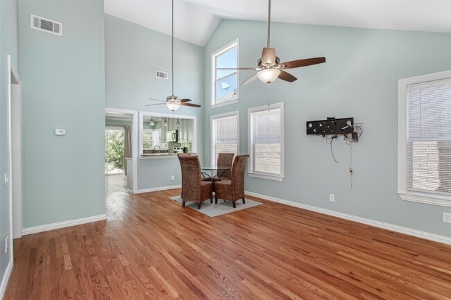 Foto del edificio - 4139 Rosser Square