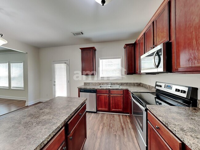 Foto del edificio - 6260 Cove Creek Dr