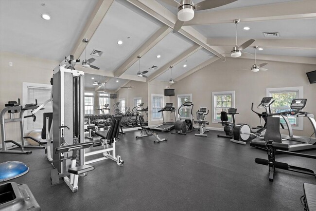 Building Photo - Somerset Oaks Apartment Homes
